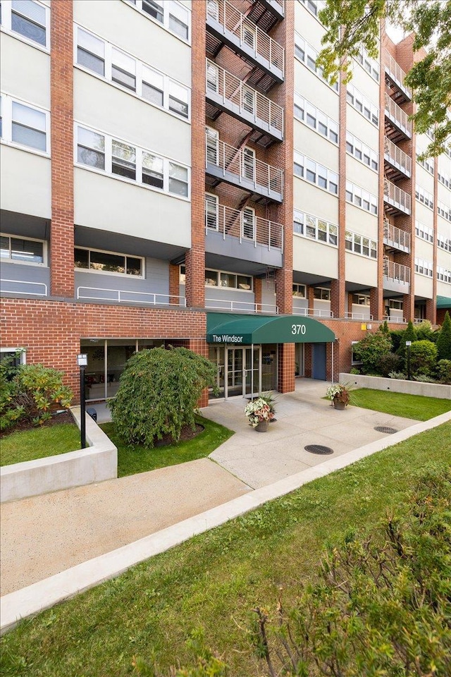 370 Westchester Unit 3N, Port Chester, NY 10573 - view of apartment building / complex