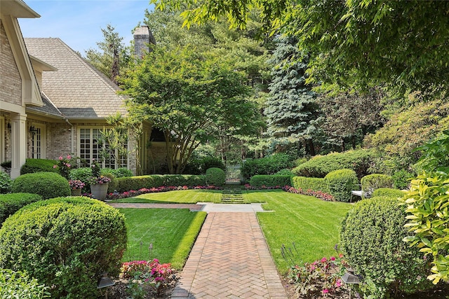 4 Pond Ln, Sands Point, NY 11050 - view of grassy yard