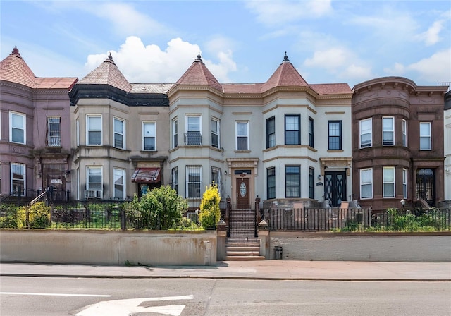 1478 Union St, Brooklyn, NY 11213 - view of property featuring a fenced front yard