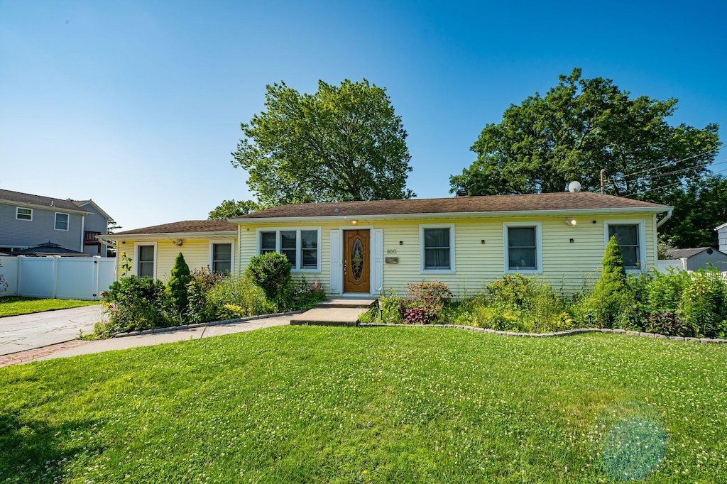 800 Peconic Ave, West Babylon, NY 11704 - photo 1