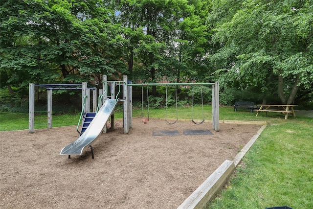 140 N Broadway Unit It9, Irvington, NY 10533 - communal playground featuring a lawn