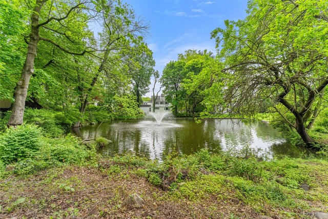 97 Beverly Rd, New Rochelle, NY 10804