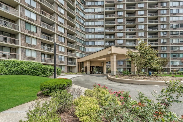2 Bay Clb Unit 11F, Bayside, NY 11360 - view of apartment building / complex