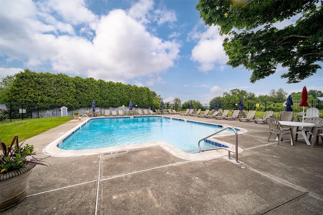 125 Fairways Cres, Carmel, NY 10512 - community pool with a patio area