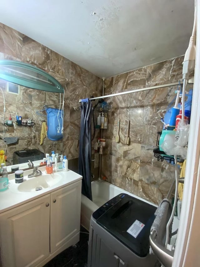 138-35 Elder Ave Unit 4B, Flushing, NY 11355 - laundry room featuring a sink