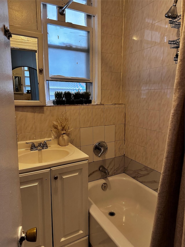 1836 Matthews Ave, Bronx, NY 10461 - full bath featuring shower / bathtub combination with curtain, vanity, and backsplash