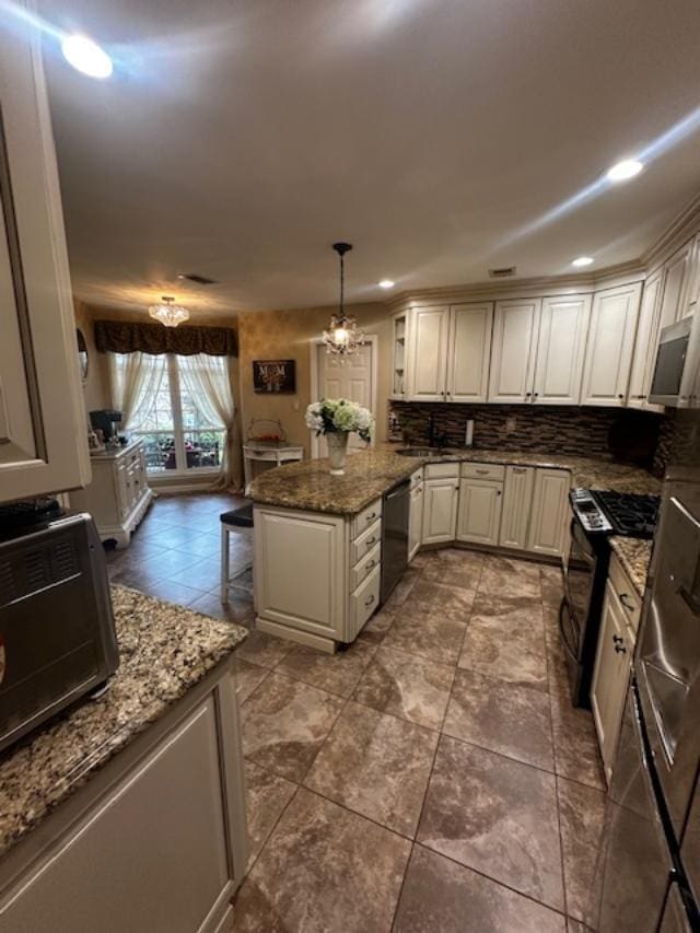 173 Colony Dr, Holbrook, NY 11741 - photo 4