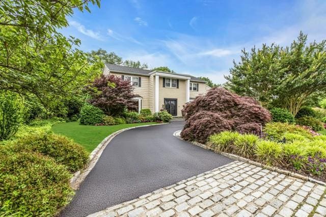 74 Woods Dr, Roslyn, NY 11576 - view of front of home