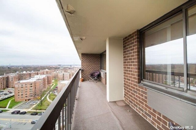 2 Bay Club Dr Unit 16V, Bayside, NY 11360 - photo 16