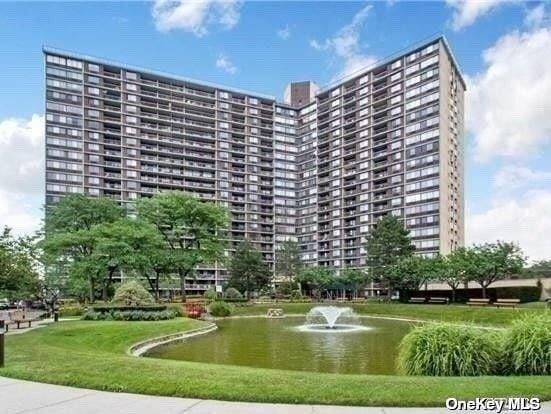 2 Bay Club Dr Unit 16V, Bayside, NY 11360 - photo 34