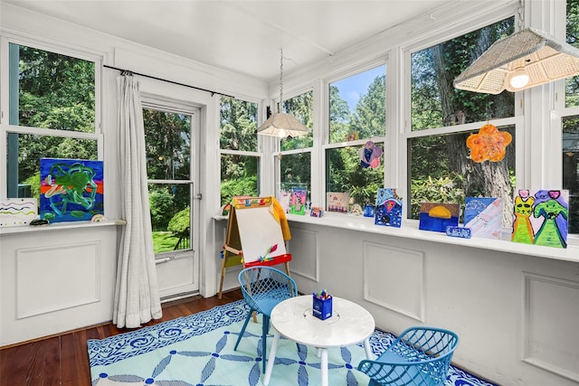 44 Kingsbury Rd, New Rochelle, NY 10804 - sunroom with plenty of natural light