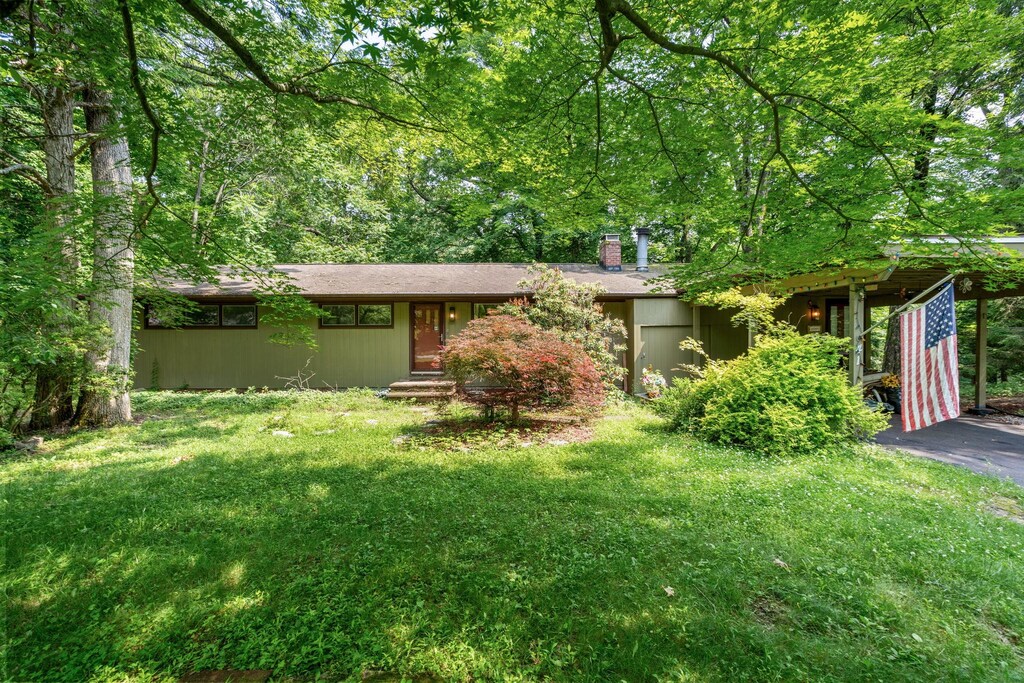 41 Colburn Dr, Poughkeepsie, NY 12603 - photo 1