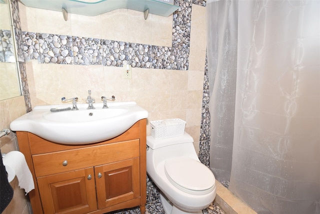 4723 164th St, Flushing, NY 11358 - full bath with tile walls, a shower with curtain, and vanity