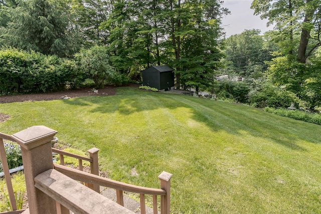 2 Valley View Cir, Warwick, NY 10990 - view of grassy yard with a shed