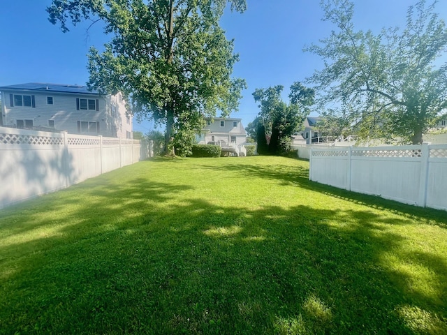 32 Beaver Hill Rd, Elmsford, NY 10523 - view of yard