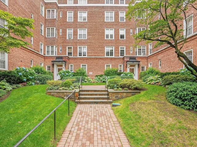 1 Midland Gdns Unit 4A, Bronxville, NY 10708 - view of home's community with a yard