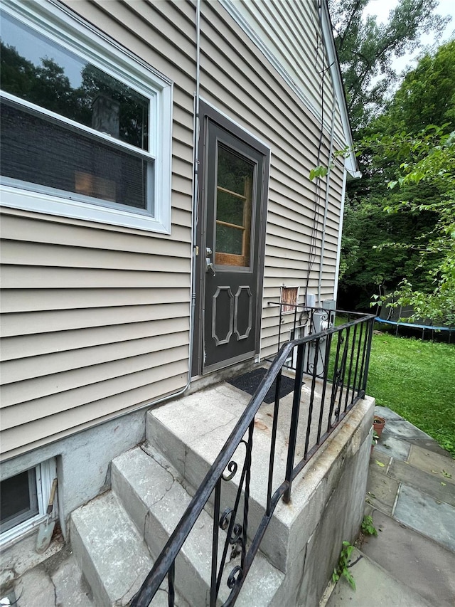 20 Pine Ave, Ossining, NY 10562 - entrance to property with a lawn
