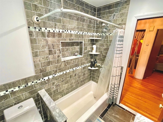 20 Pine Ave, Ossining, NY 10562 - bathroom with toilet and tiled shower / bath