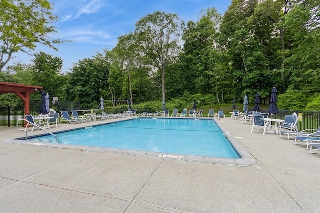 175 Horseshoe Cir, Ossining, NY 10562 - community pool with a patio
