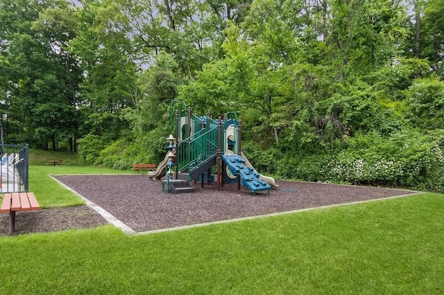 175 Horseshoe Cir, Ossining, NY 10562 - community play area with a lawn
