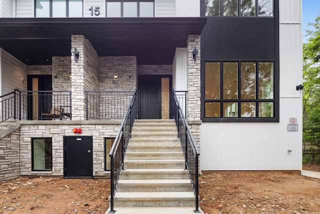 15 Gilda Ct, Spring Valley, NY 10977 - entrance to property with stone siding