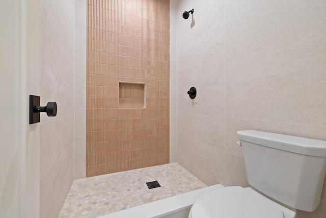 15 Gilda Ct, Spring Valley, NY 10977 - bathroom featuring a tile shower and toilet