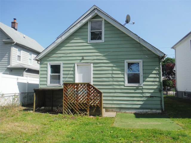 33 Thorne Ave, Hempstead, NY 11550 - rear view of property