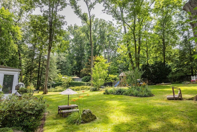 15 Glen Pk Rd, Purchase, NY 10577 - view of grassy yard