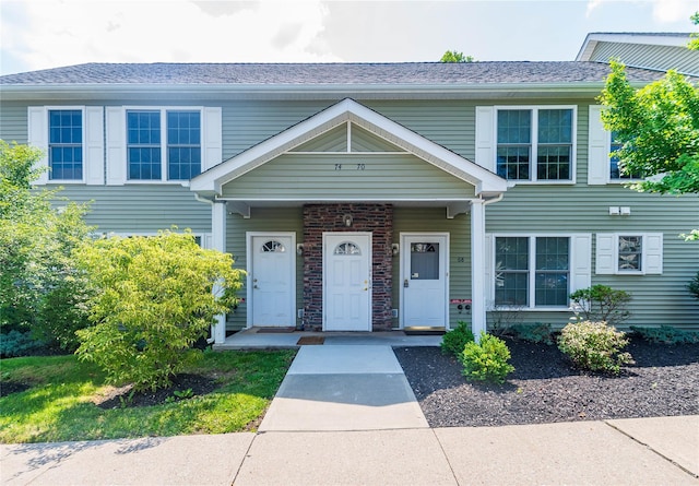 74 Aveonis Ct, Fishkill, NY 12524 - photo 1