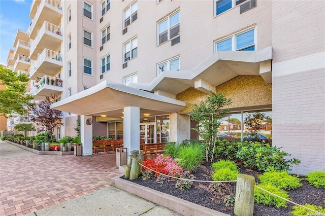 522 Shore Rd Unit 1Kk, Long Beach, NY 11561 - photo 1