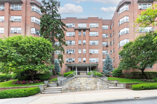 235 Garth Rd Unit B-3E, Scarsdale, NY 10583 - photo 1