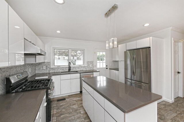 6 Young Ave, Glen Cove, NY 11542 - photo 9