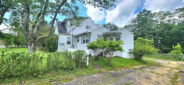 530 Sackett Lake Rd, Monticello, NY 12701 - view of front of home