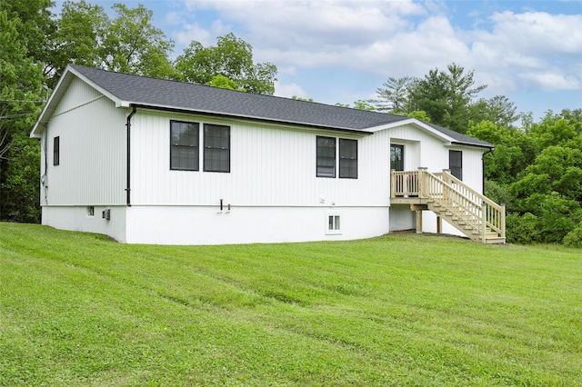 47 Clay Hill Rd, Tivoli, NY 12583 - view of front of house featuring a front yard and a shingled roof