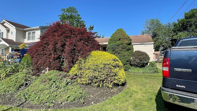 31 N Wayne Ave, West Haverstraw, NY 10993 - view of home's exterior with a yard