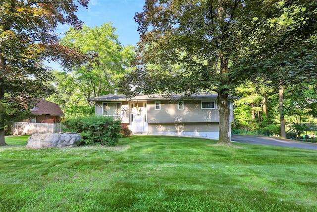 5 Medford Pl, Nanuet, NY 10954 - view of front of property with a front yard
