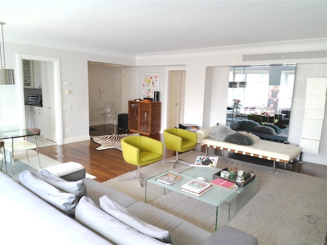 200 E 66th St Unit B1503, New York Manhattan, NY 10065 - living area with wood finished floors and crown molding