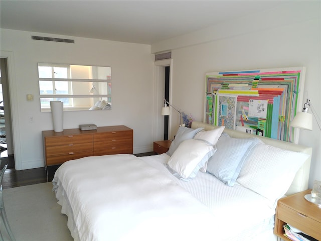 200 E 66th St Unit B1503, New York Manhattan, NY 10065 - bedroom with baseboards