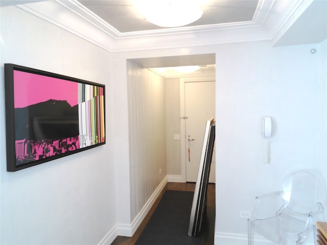 200 E 66th St Unit B1503, New York Manhattan, NY 10065 - hall with wood finished floors and crown molding