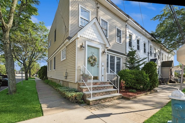 1114 1st Ave, New Hyde Park, NY 11040 - photo 1