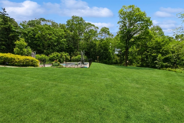 140 Old Farm Rd S, Pleasantville, NY 10570 - view of yard