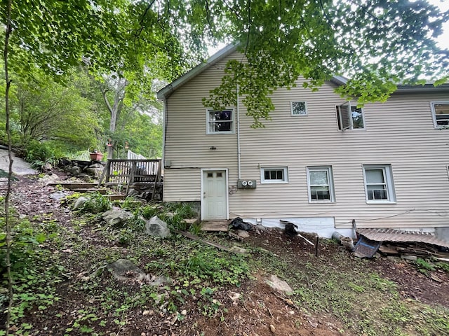 126 Tanglewylde Rd, Lake Peekskill, NY 10579 - rear view of property with a deck