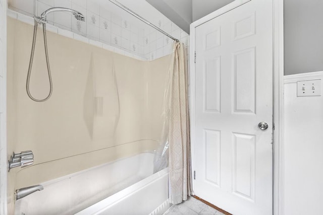 4 Cooks Ln, Westhampton, NY 11977 - bathroom featuring shower / bathtub combination with curtain