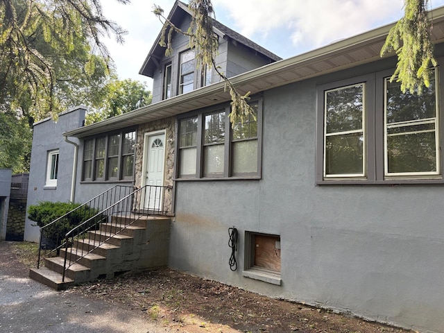 270 N Highland Ave, Pearl River, NY 10965 - view of front facade featuring stucco siding