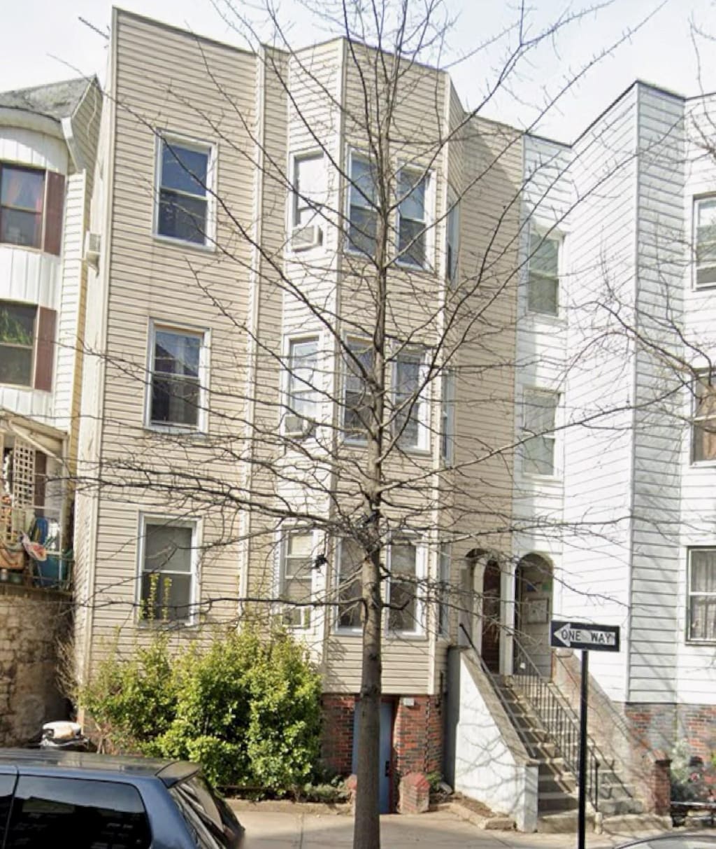 203 E 205th St, Bronx, NY 10458 - photo 1