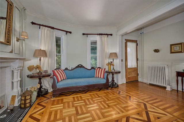111 S Hamilton St, Poughkeepsie, NY 12601 - sitting room with radiator heating unit and ornamental molding