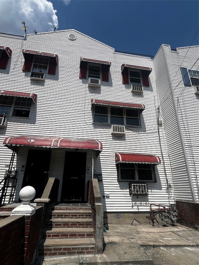 889 E 169th St, Bronx, NY 10459 - townhome / multi-family property featuring crawl space