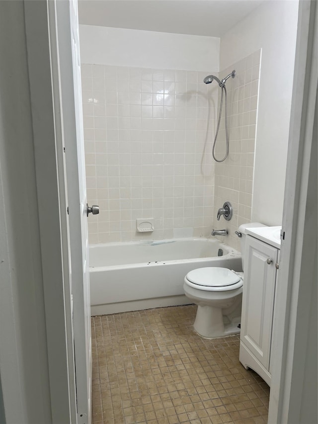 889 E 169th St, Bronx, NY 10459 - full bath featuring bathing tub / shower combination and vanity