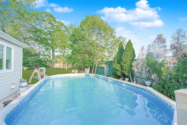 66 Normalee Rd, Staten Island, NY 10305 - swimming pool featuring a fenced backyard