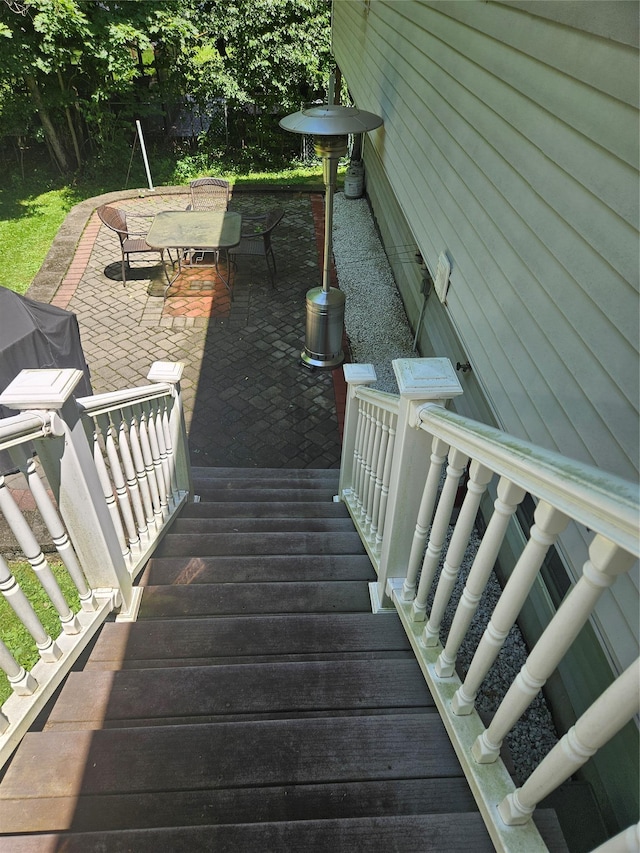 215 Sycamore Dr, New Windsor, NY 12553 - view of stairway